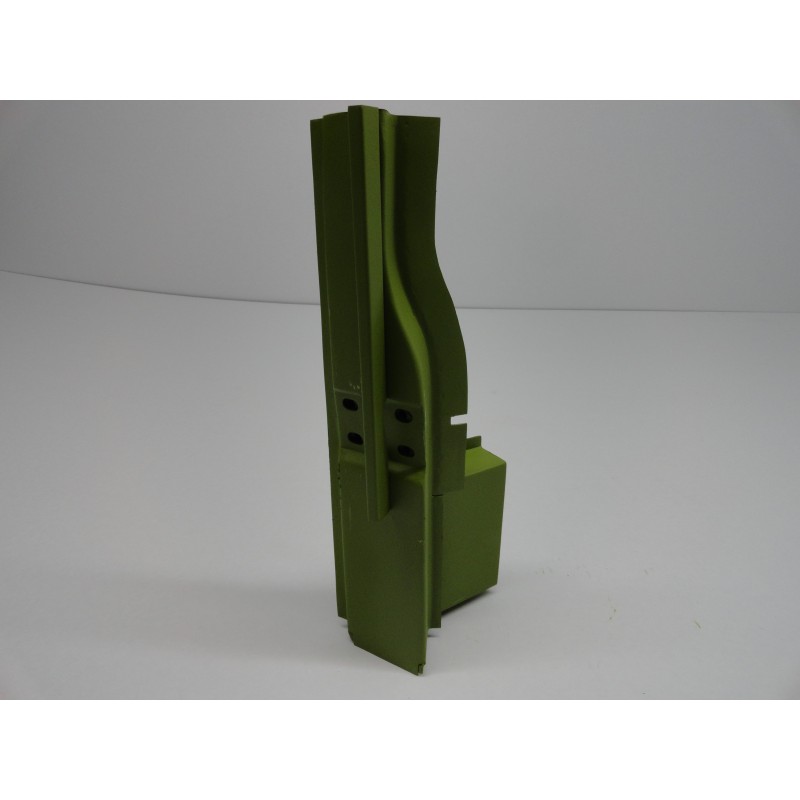 LOWER A PILLAR ABOVE FIRST HINGE LEFT SIDE